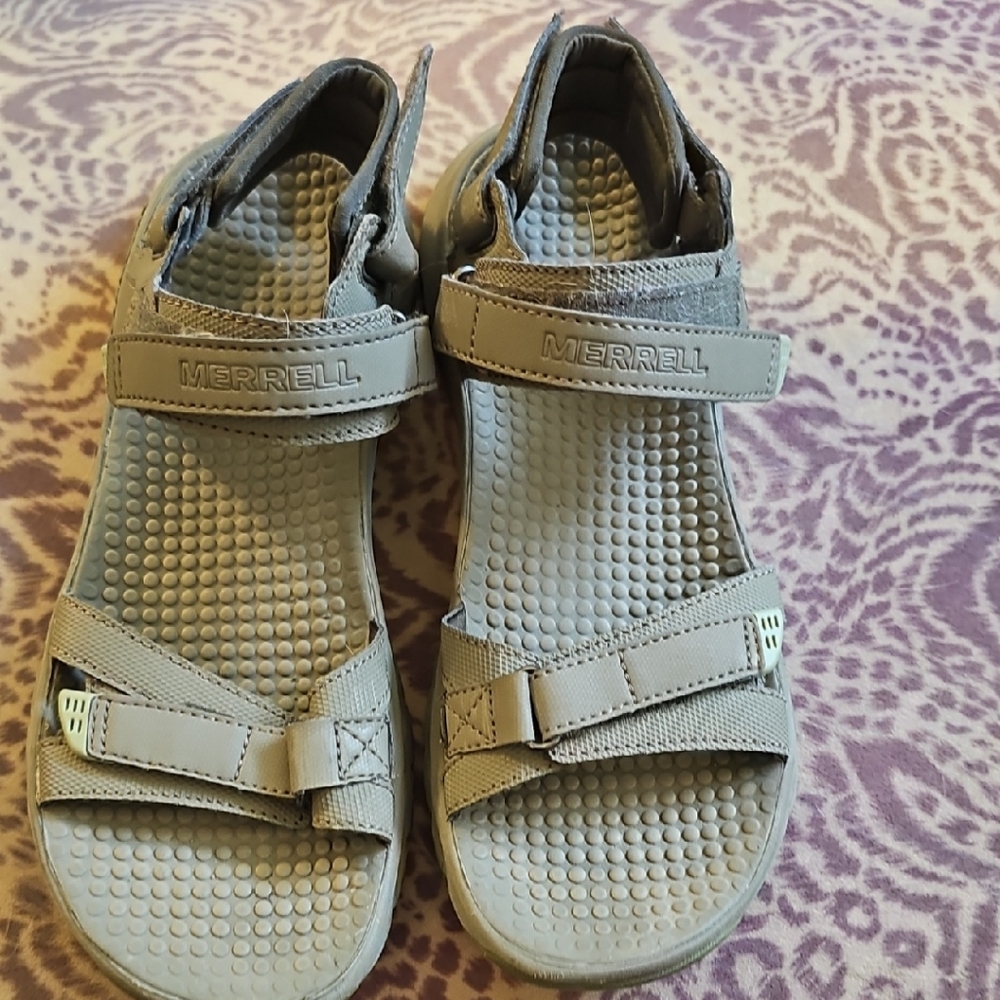 Merrell Tan Sandals with Adjustable Straps and Rubber Sole